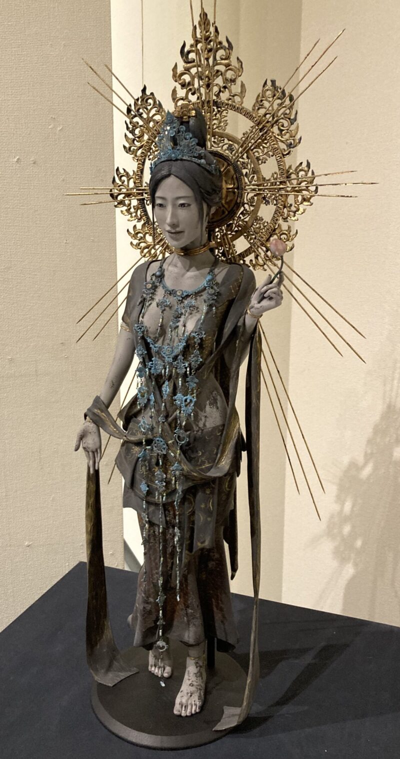 九千房政光氏の仏像彫刻・菩薩立像