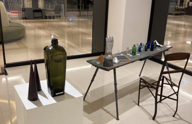 札幌グランドホテル、オオニシアツミ個展、展示されている古道具