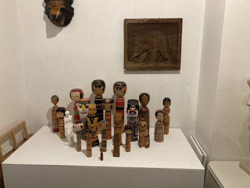 札幌古道具店十年二十年で販売している手工芸品のこけし